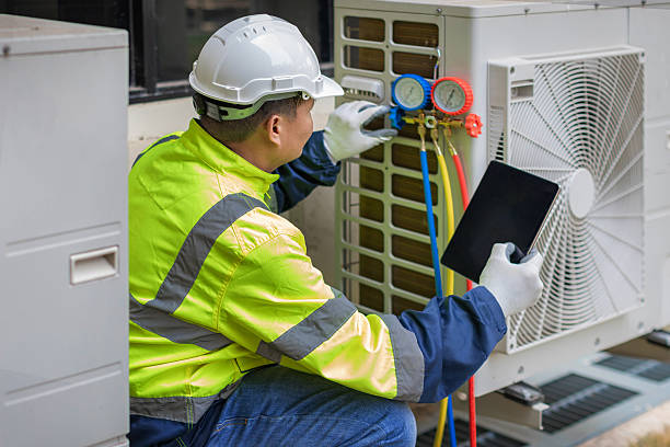 Professional Ac Installation technician working in Lewis Center, OH